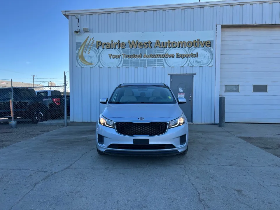 Kia Sedona 2018 photo 2