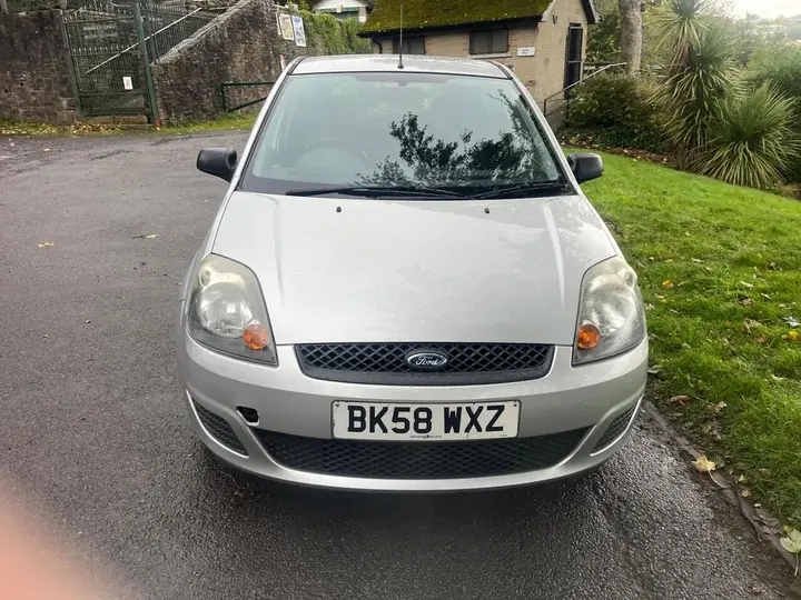 Ford Fiesta 2008 photo 2
