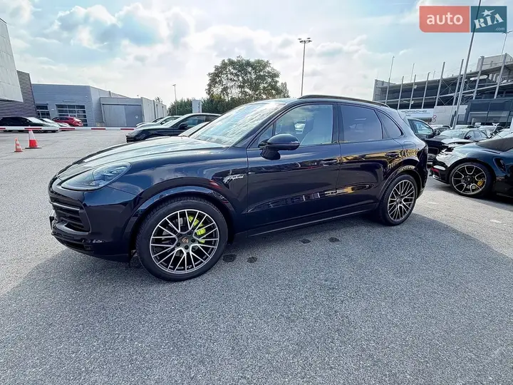 Porsche Cayenne 2021 photo 2