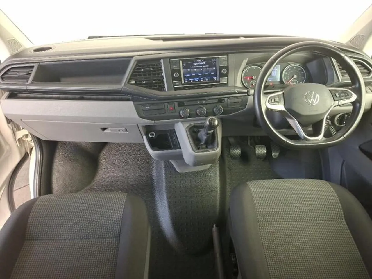 Volkswagen Transporter 2022 photo 3