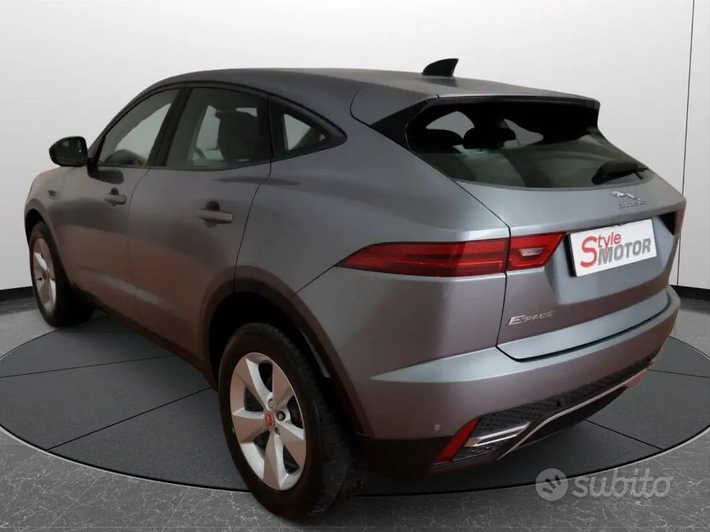 Jaguar E-Pace 2022 photo 4