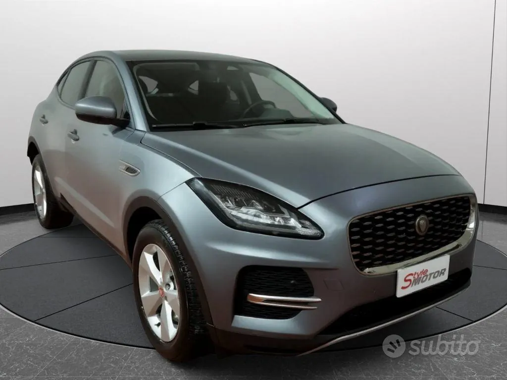 Jaguar E-Pace 2022 photo 2