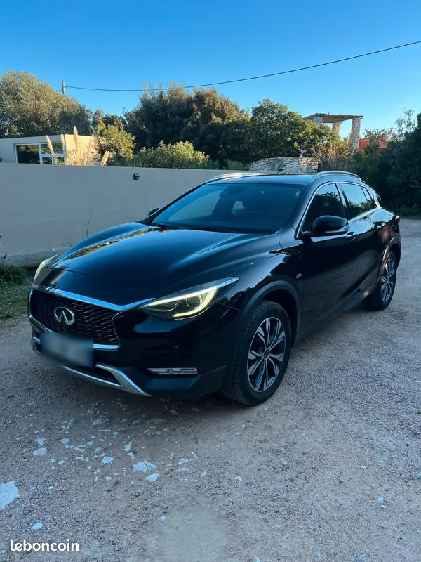 Infiniti Qx30