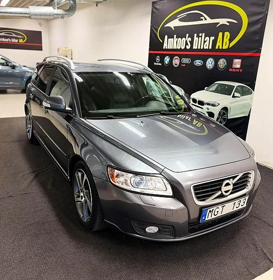 Volvo V50 2012 photo 2