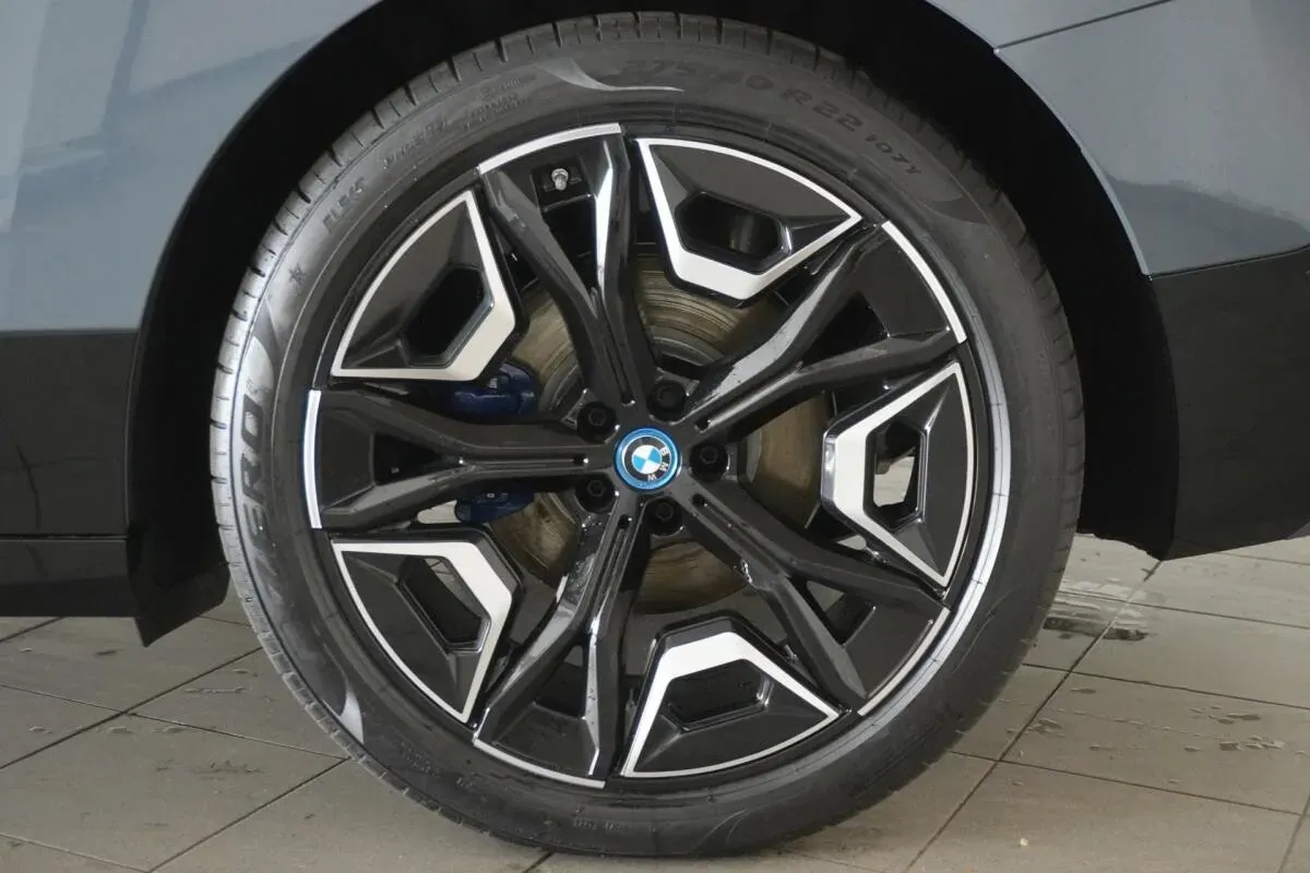 BMW Ix 2025 photo 3