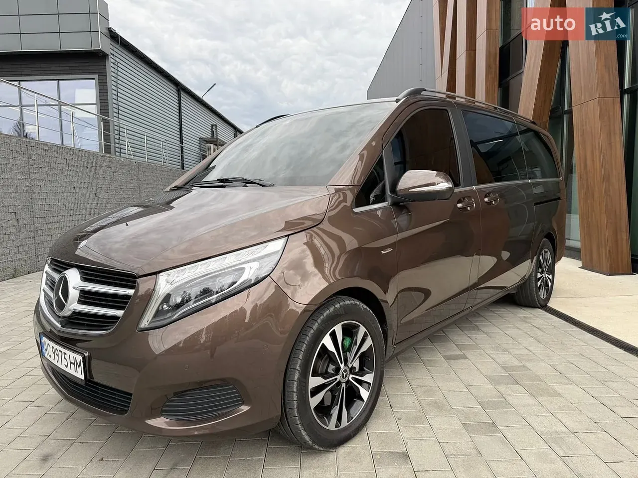 Mercedes-Benz V-Class 2015 photo 2