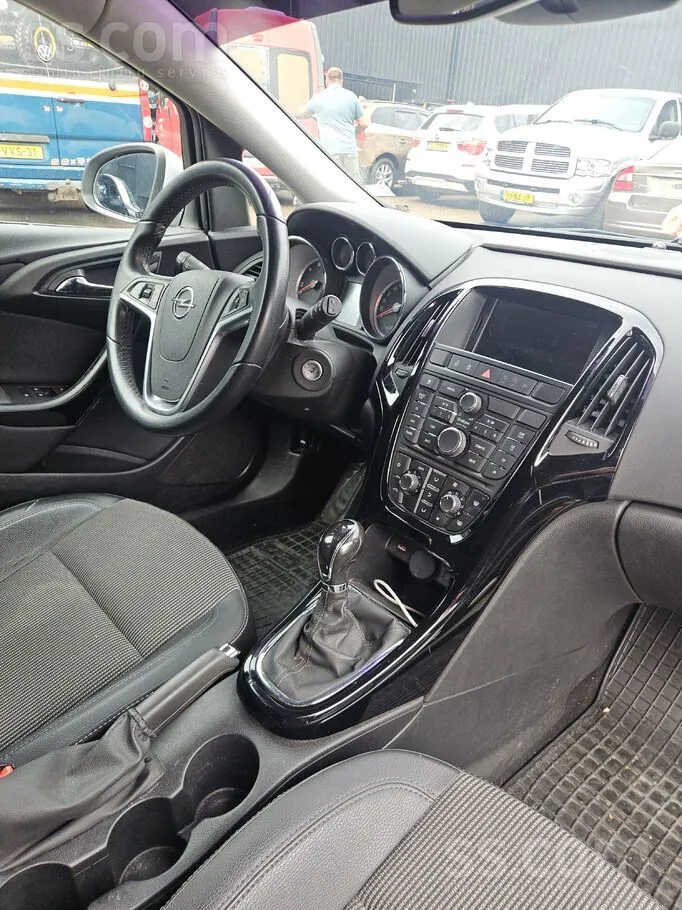 Opel Astra 2016 photo 2