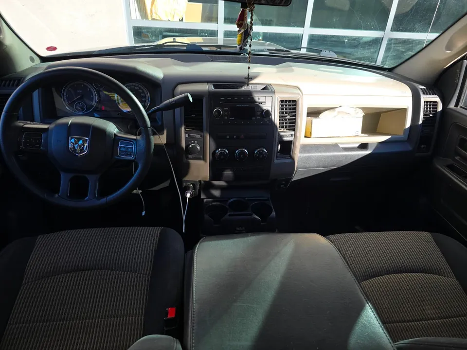 Dodge Ram 1500 2012 photo 2