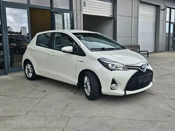 Toyota Yaris 2016 photo 2