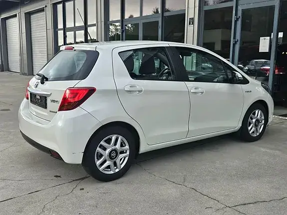 Toyota Yaris 2016 photo 4