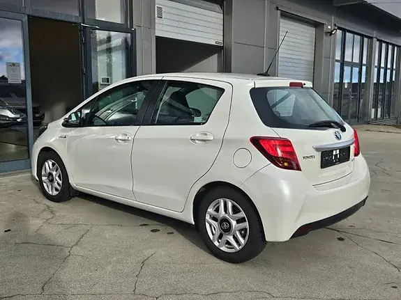Toyota Yaris 2016 photo 3