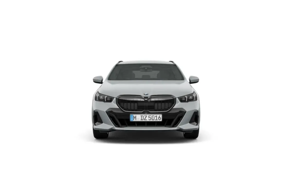 BMW 5 Series photo 2
