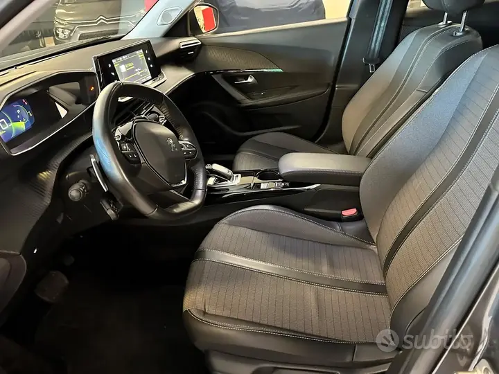 Peugeot 2008 2021 photo 4