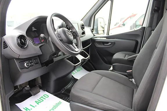 Mercedes-Benz Sprinter 2023 photo 3