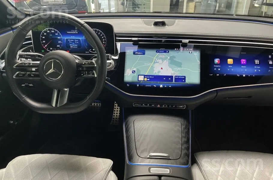 Mercedes-Benz E300 2025 photo 4