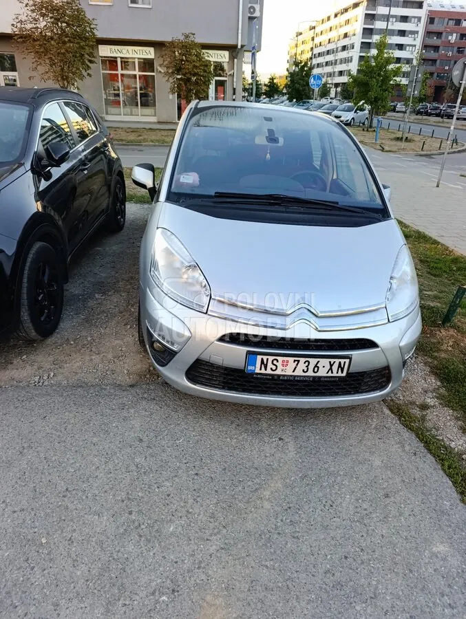 Citroen C4 Picasso 2011 photo 2