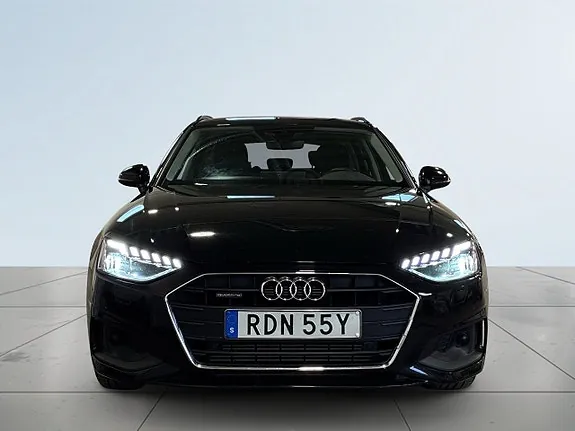 Audi A4 2022 photo 2