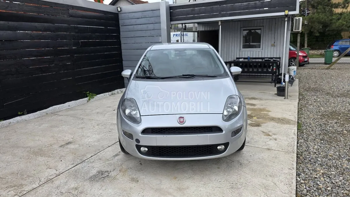 Fiat Grande Punto 2013 photo 3