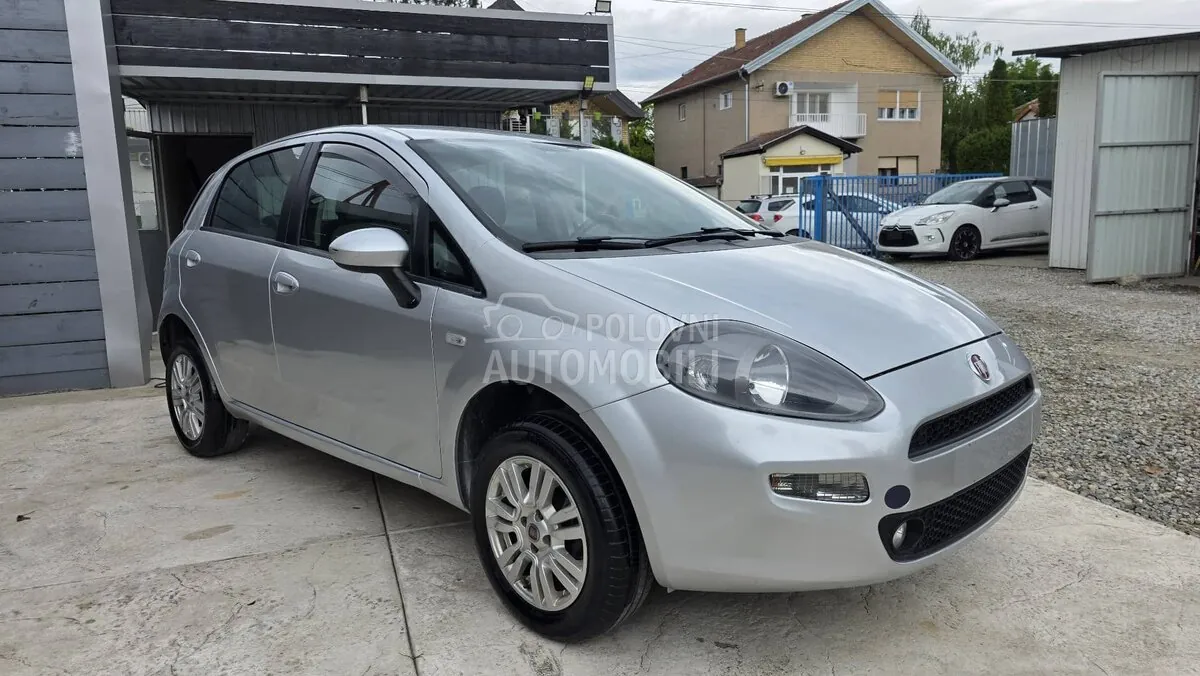 Fiat Grande Punto 2013 photo 2