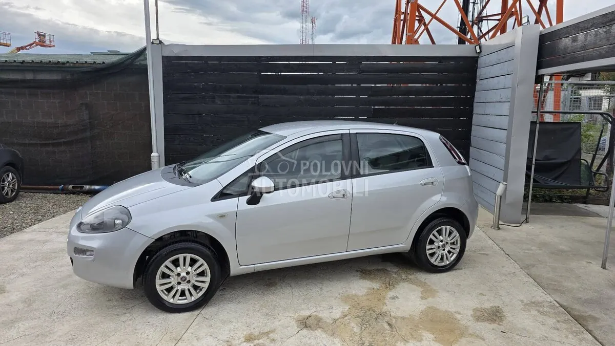 Fiat Grande Punto 2013 photo 5