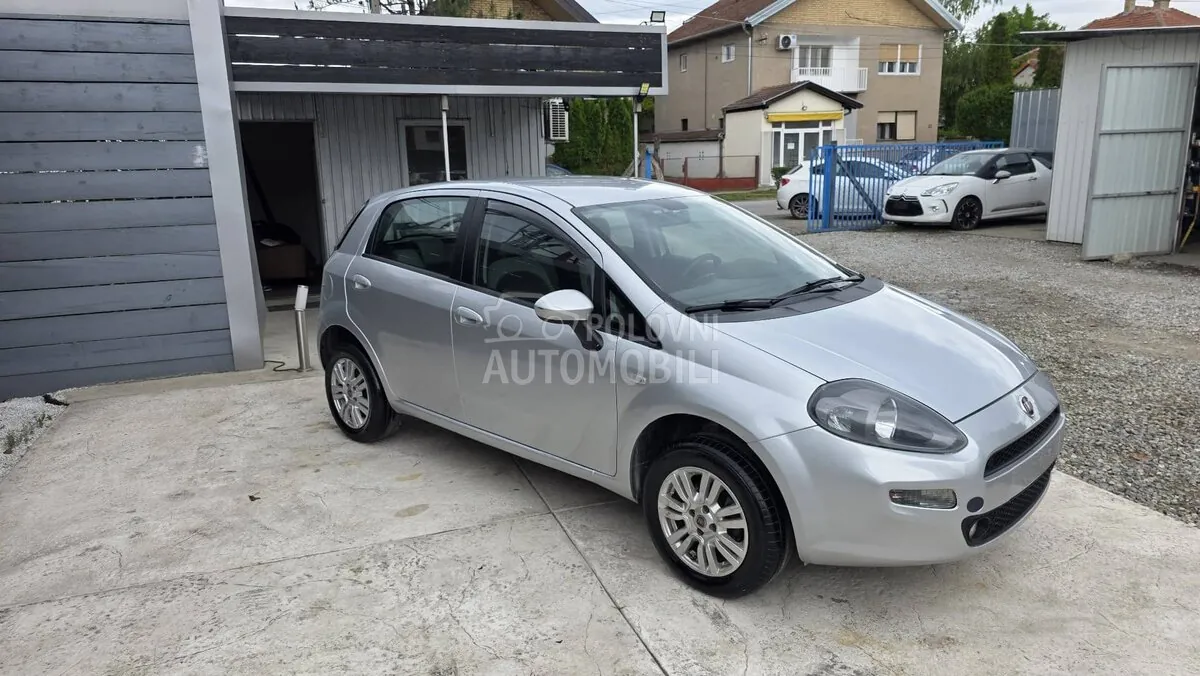 Fiat Grande Punto 2013 photo 4