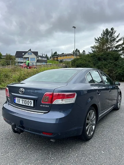 Toyota Avensis 2010 photo 3