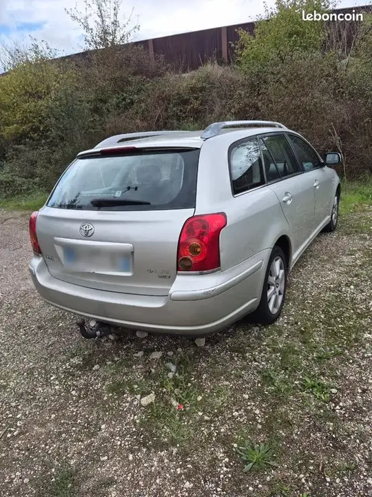 Toyota Avensis 2004 photo 3
