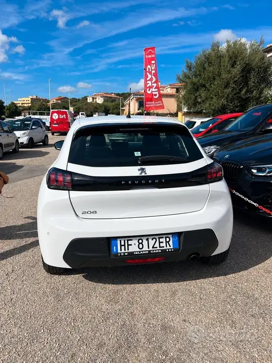 Peugeot 208 2022 photo 4