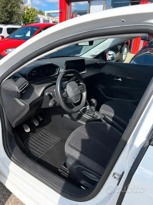 Peugeot 208 2022 photo 5