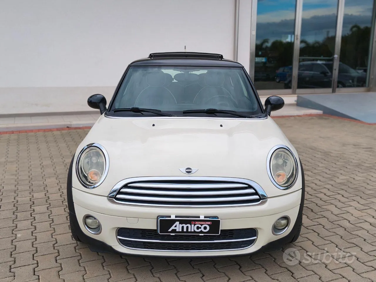 Mini Cooper 2010 photo 2