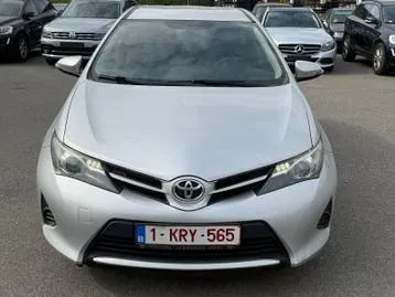 Toyota Auris 2015 photo 2