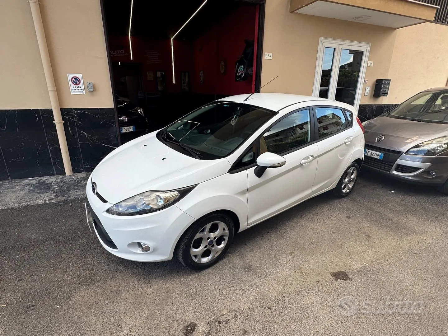 Ford Fiesta 2011 photo 3