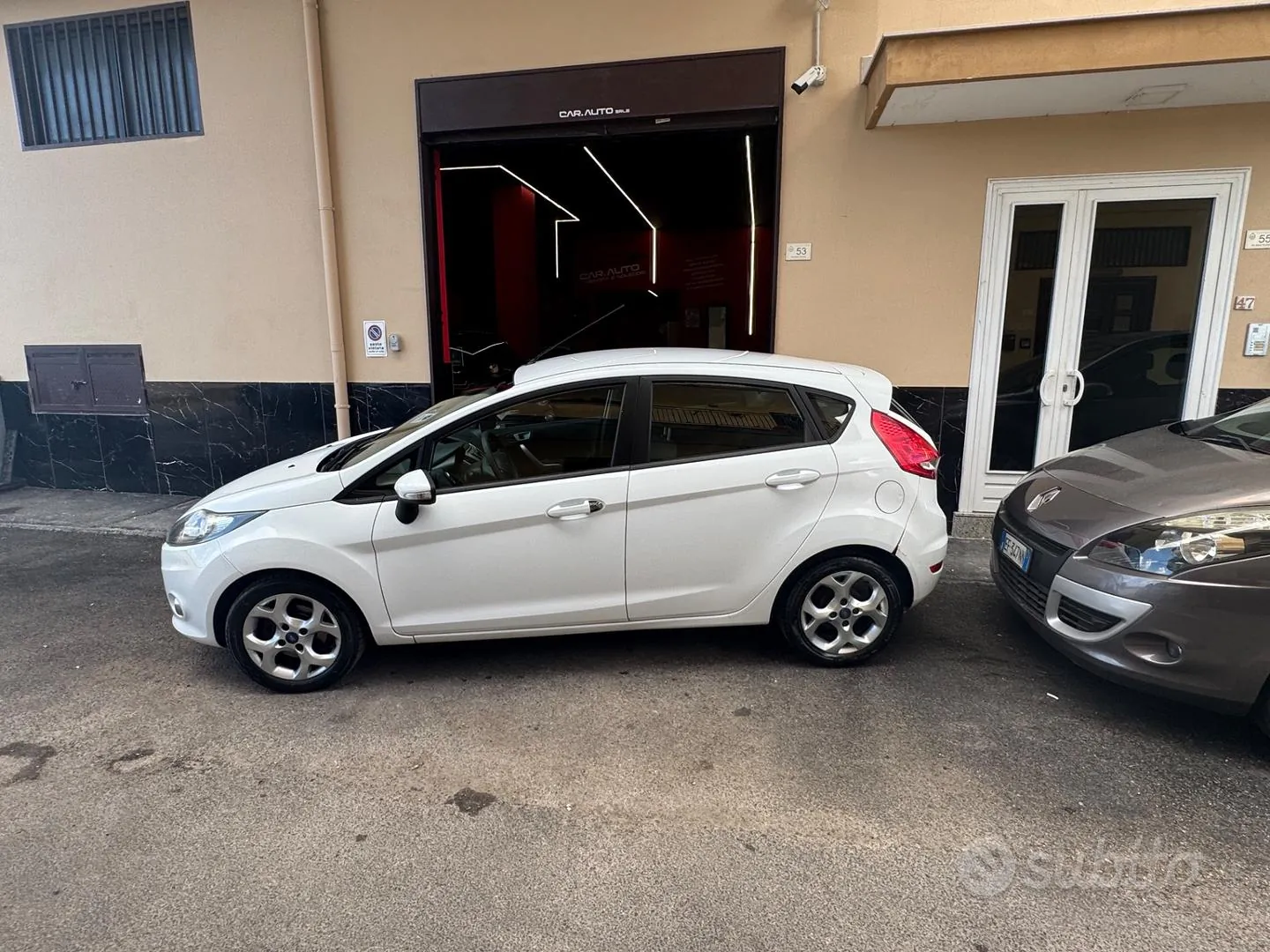 Ford Fiesta 2011 photo 4