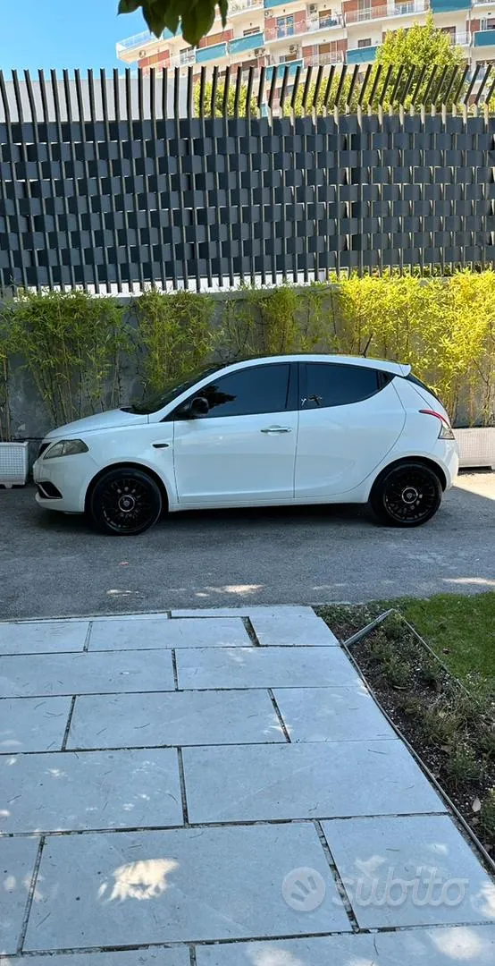 Lancia Ypsilon 2016 photo 4