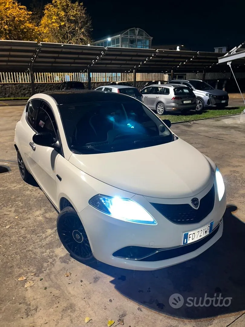 Lancia Ypsilon 2016 photo 2