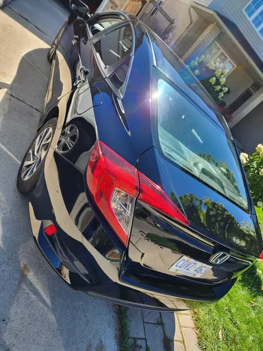 Honda Civic 2018 photo 2