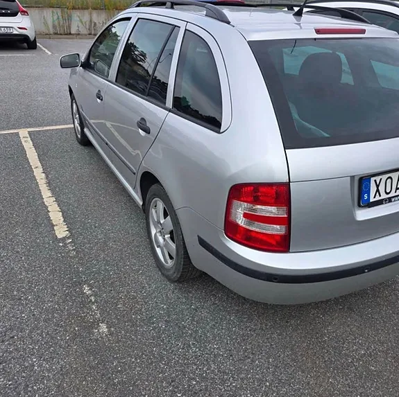 Skoda Fabia 2006 photo 2