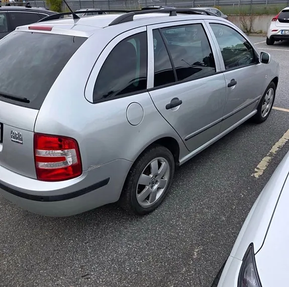 Skoda Fabia 2006 photo 3