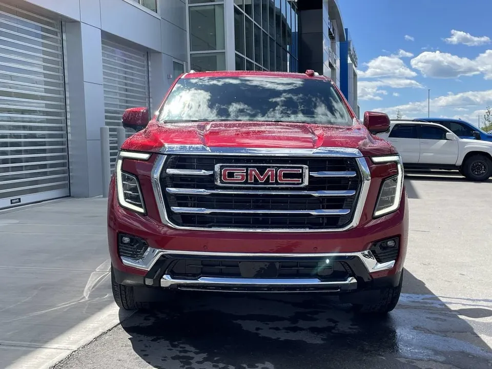 GMC Yukon Xl 2026 photo 2