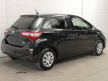 Toyota Vitz 2017 photo 3