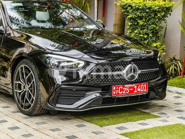 Mercedes-Benz C200 2025 photo 3