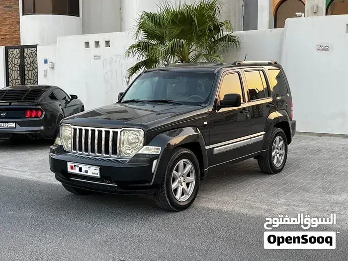 Jeep Cherokee 2010 photo 3