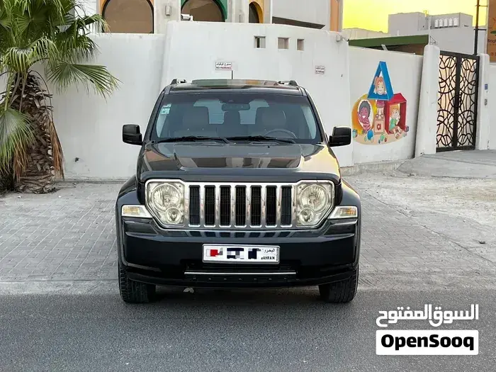 Jeep Cherokee 2010 photo 2