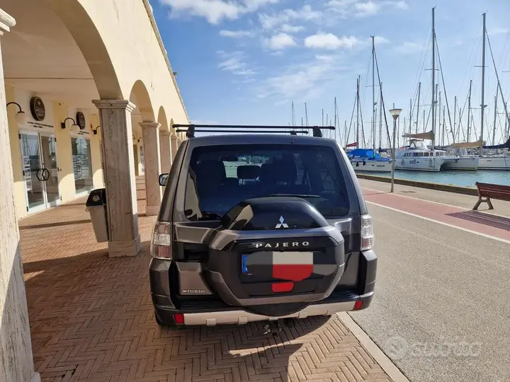 Mitsubishi Pajero 2015 photo 2
