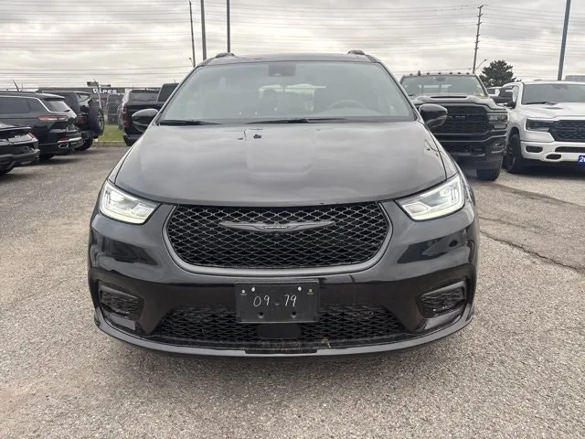 Chrysler Pacifica 2026 photo 2