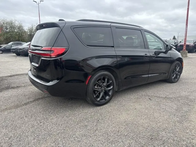 Chrysler Pacifica 2026 photo 5