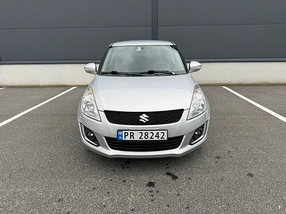 Suzuki Swift 2014 photo 2