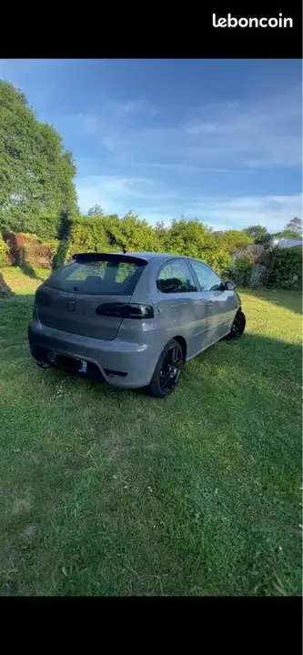 Seat Ibiza 2003 photo 3
