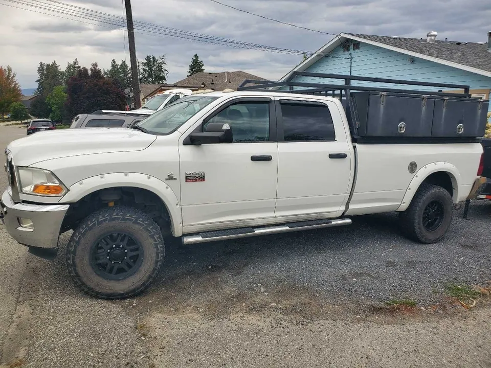 Dodge Ram 3500 2010 photo 3