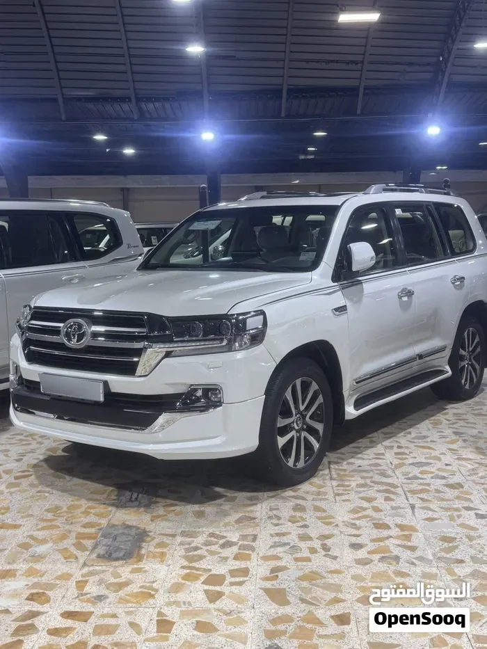 Toyota Land Cruiser 2019 photo 2